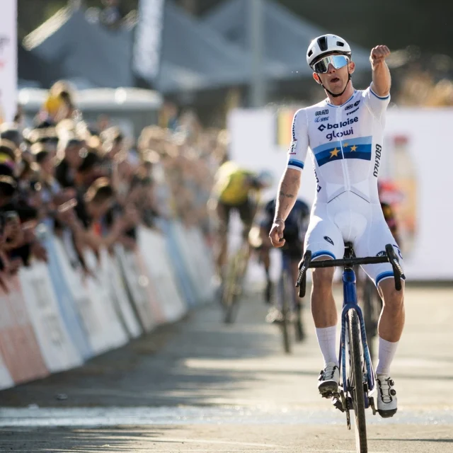Victory flashback 💥

Benidorm - 19 January

A strong attack on the climb secured the win for Thibau Nys in the World Cup of Benidorm. 💪

📸 @billy_lebelge x @sramroad